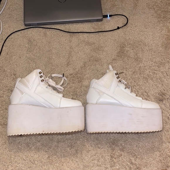 YRU QOZMO Hi White Shoes - Picture 6 of 8